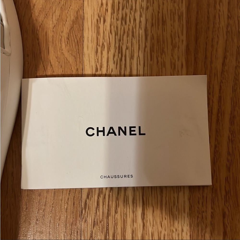 Beautiful Chanel CC  Tennis shoes size 8.5 - Picture 5 of 8